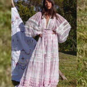 LLYBOO
Charm Your Way - Sunday Pink